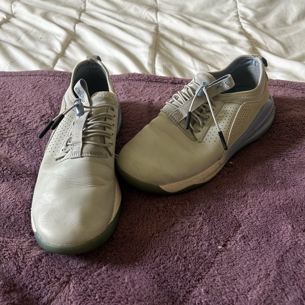 Women’s Clove Healthcare Sneakers